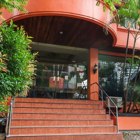 Reddoorz @ Jalan Jaksa Τζακάρτα Εξωτερικό φωτογραφία